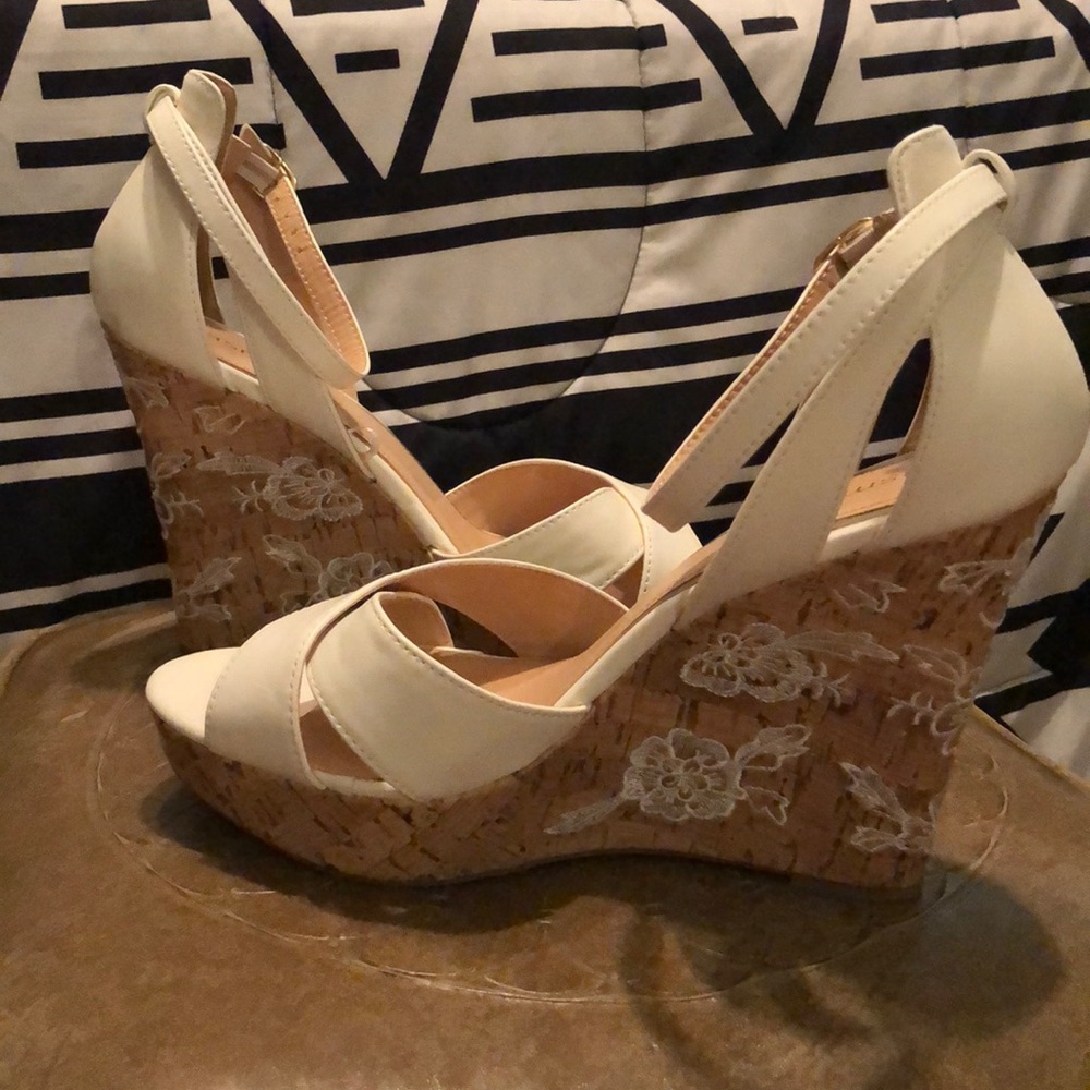 Wedge heels